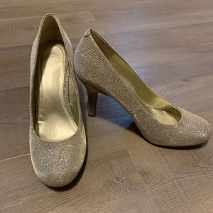 Kelly & Katie iridescent pump size 10
